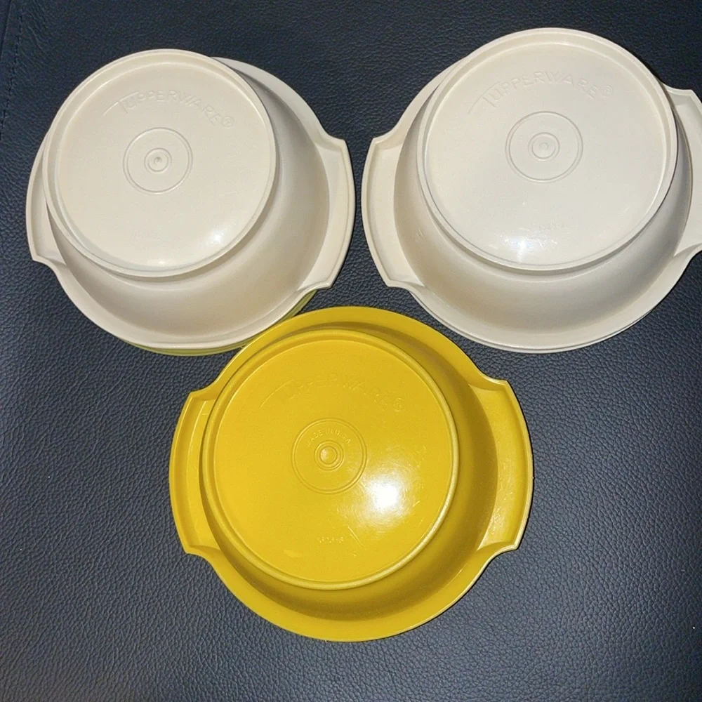 Tupperware Servalier Set of Three Round One Cup Plastic Containers with Lids